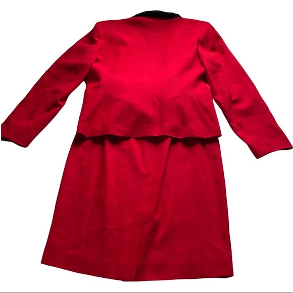 Vtg Casual Corner Christmas Red Black Collar 100% Wool Fully-Lined Skirt Suit 10 - Picture 4 of 11